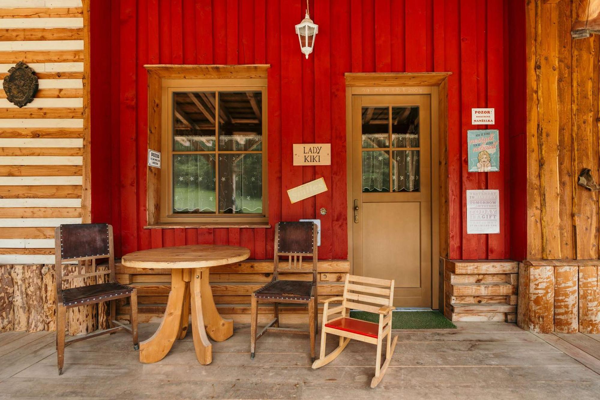 Ranch 13 - Western A Kone Nemšová Rom bilde
